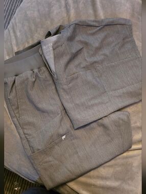 Fabletics Heather Grey Scrub Set